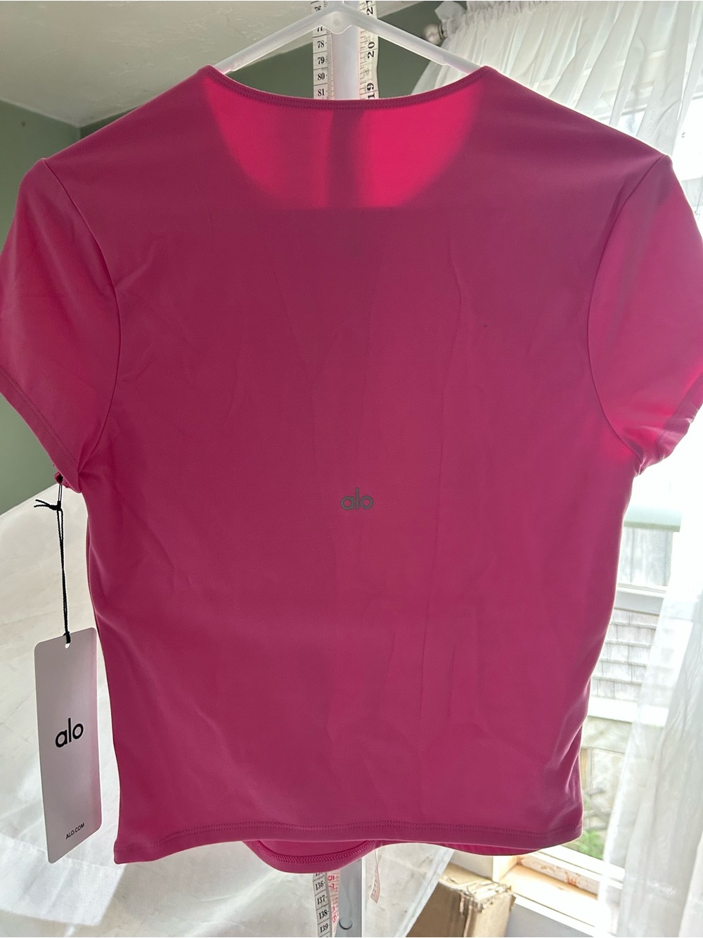 ALO Yoga Women's Hot Pink Short Sleeve Top - Picture 2 of 7
